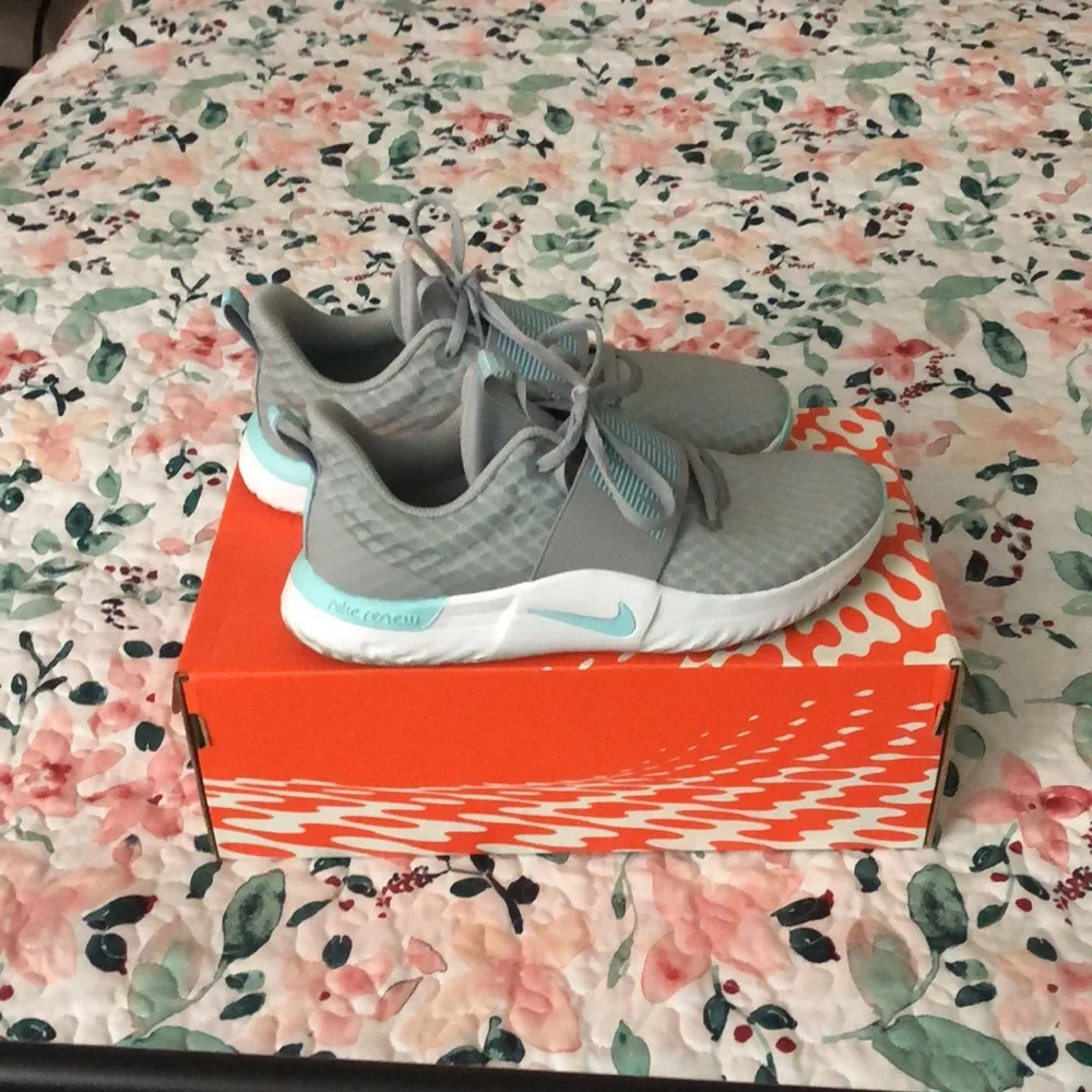 WMNS Nike Renew IN-Season TR 9 - Picture 3 of 6